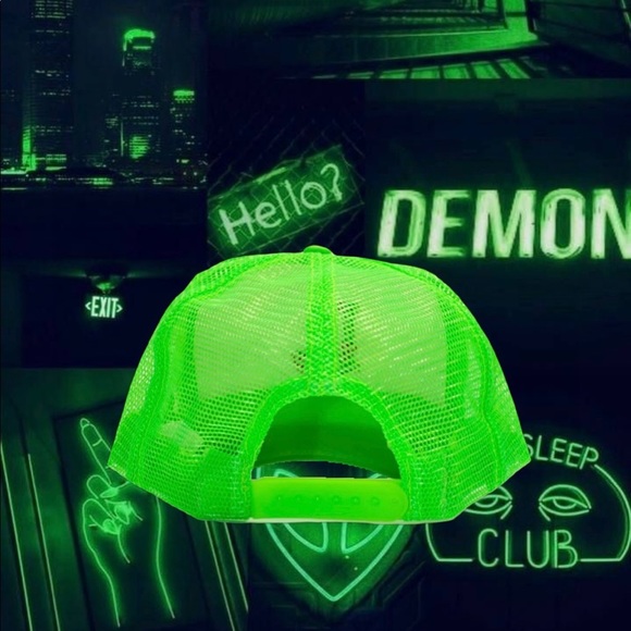 Highlight Green LA Trucker Hat - Picture 2 of 7